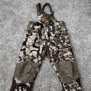Hot Shot Men’s Elite Insulated Camo Hunting Bib Veil Cervidae
